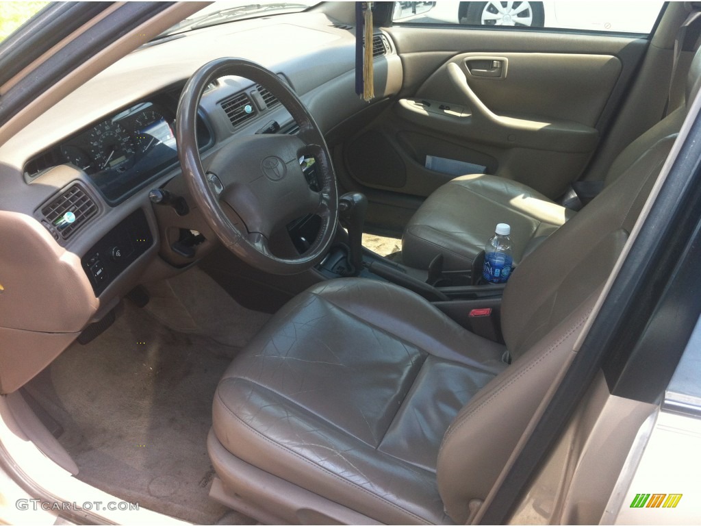 1997 Camry XLE V6 - Cashmere Beige Metallic / Beige photo #10