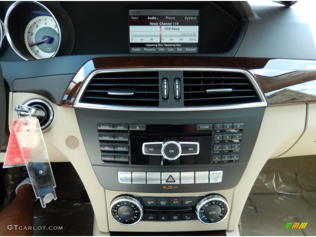 2014 Mercedes-Benz C 250 Coupe Controls Photo #83974299