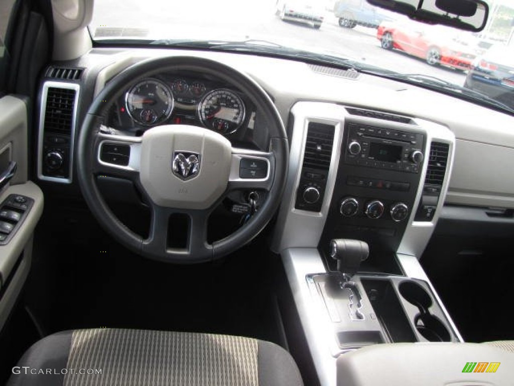 2011 Ram 1500 Big Horn Quad Cab 4x4 - Mineral Gray Metallic / Dark Slate Gray/Medium Graystone photo #24