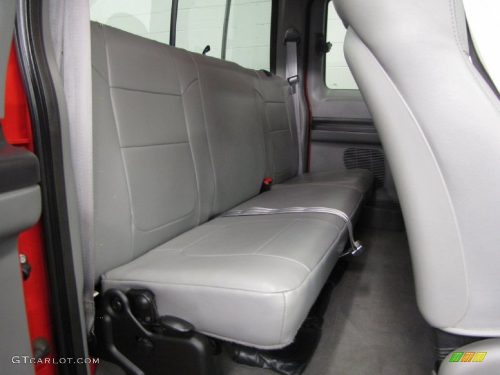 2006 F350 Super Duty XLT SuperCab 4x4 - Red Clearcoat / Medium Flint photo #9