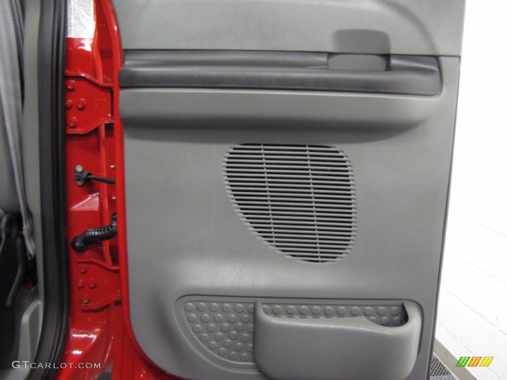 2006 F350 Super Duty XLT SuperCab 4x4 - Red Clearcoat / Medium Flint photo #13
