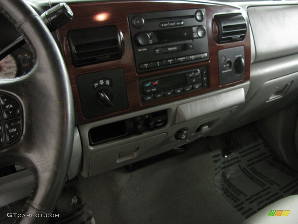2006 F350 Super Duty XLT SuperCab 4x4 - Red Clearcoat / Medium Flint photo #21