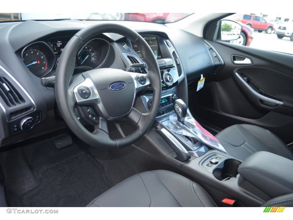 Charcoal Black Interior 2014 Ford Focus Titanium Hatchback Photo #83984916