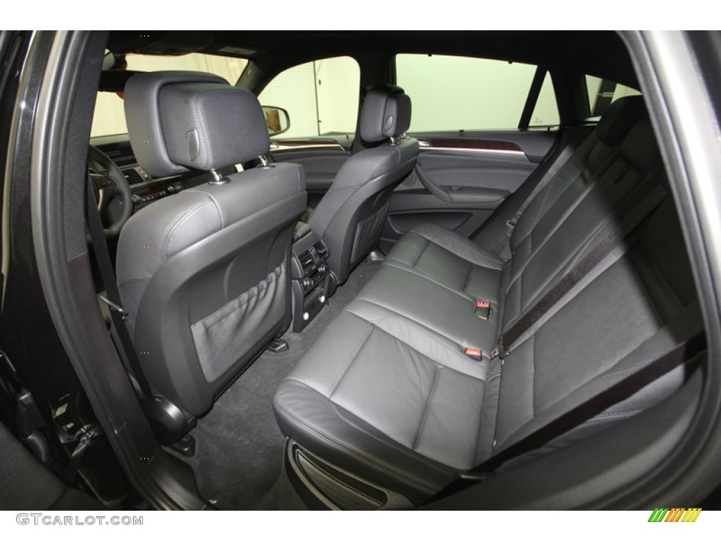 2014 BMW X6 xDrive35i Rear Seat Photos
