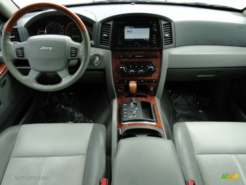 2006 Grand Cherokee Overland - Black / Dark Khaki/Light Graystone photo #12