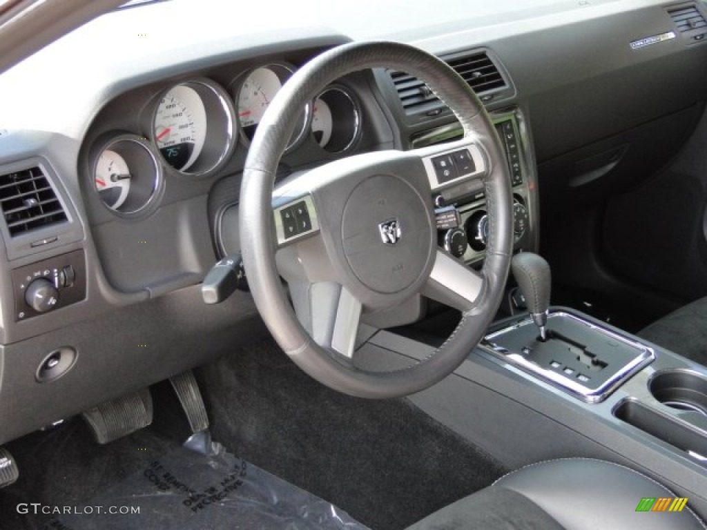 2009 Dodge Challenger SRT8 Steering Wheel Photos
