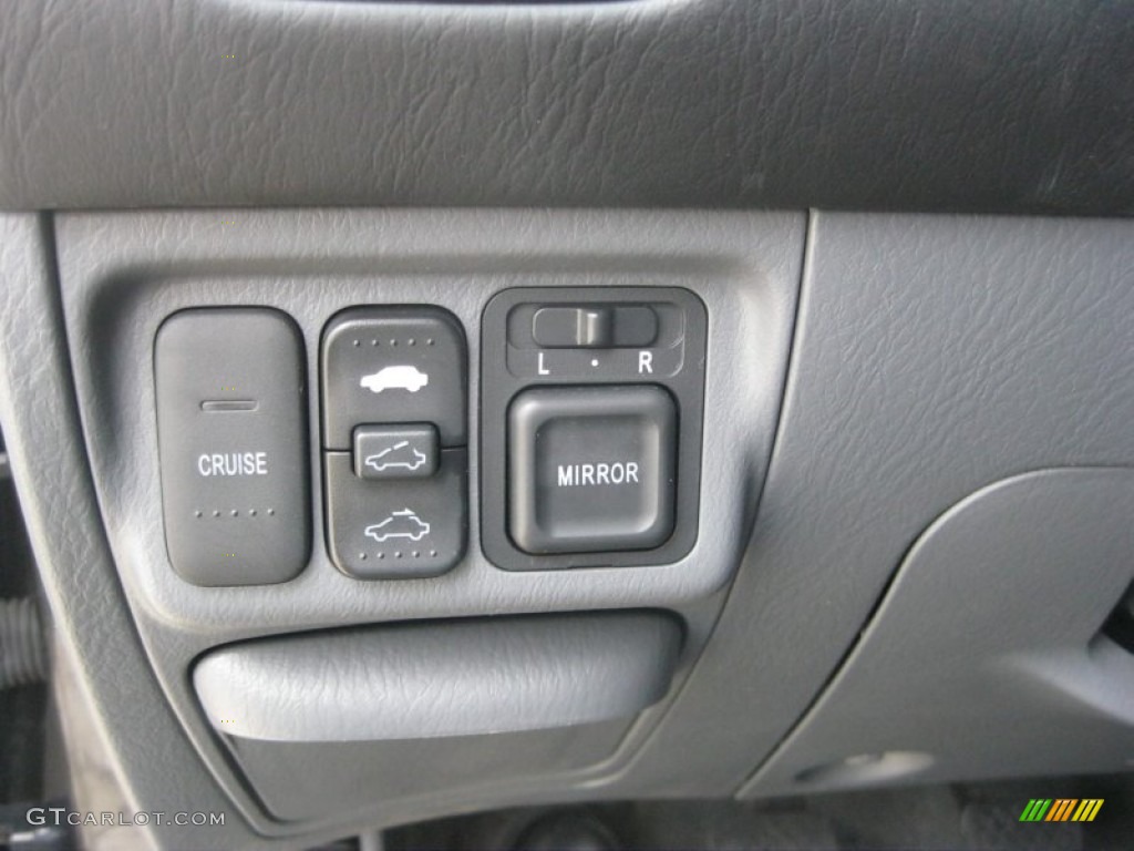 2003 Honda Civic EX Sedan Controls Photo #83990196