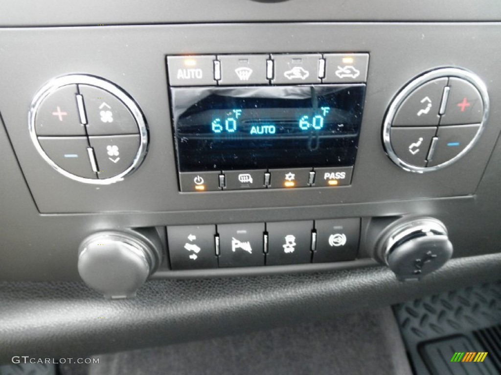 2014 GMC Sierra 2500HD SLE Crew Cab 4x4 Controls Photo #83992398