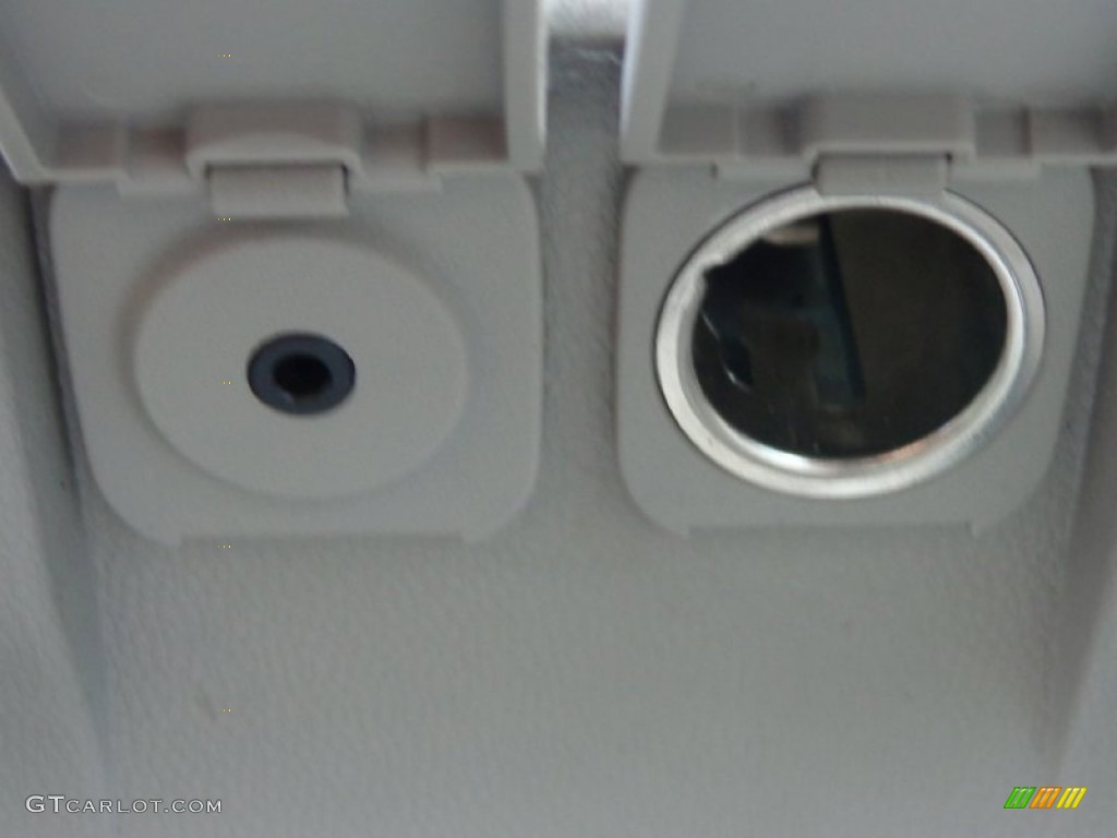 2008 MAZDA5 Sport - Golden Sand / Sand photo #36