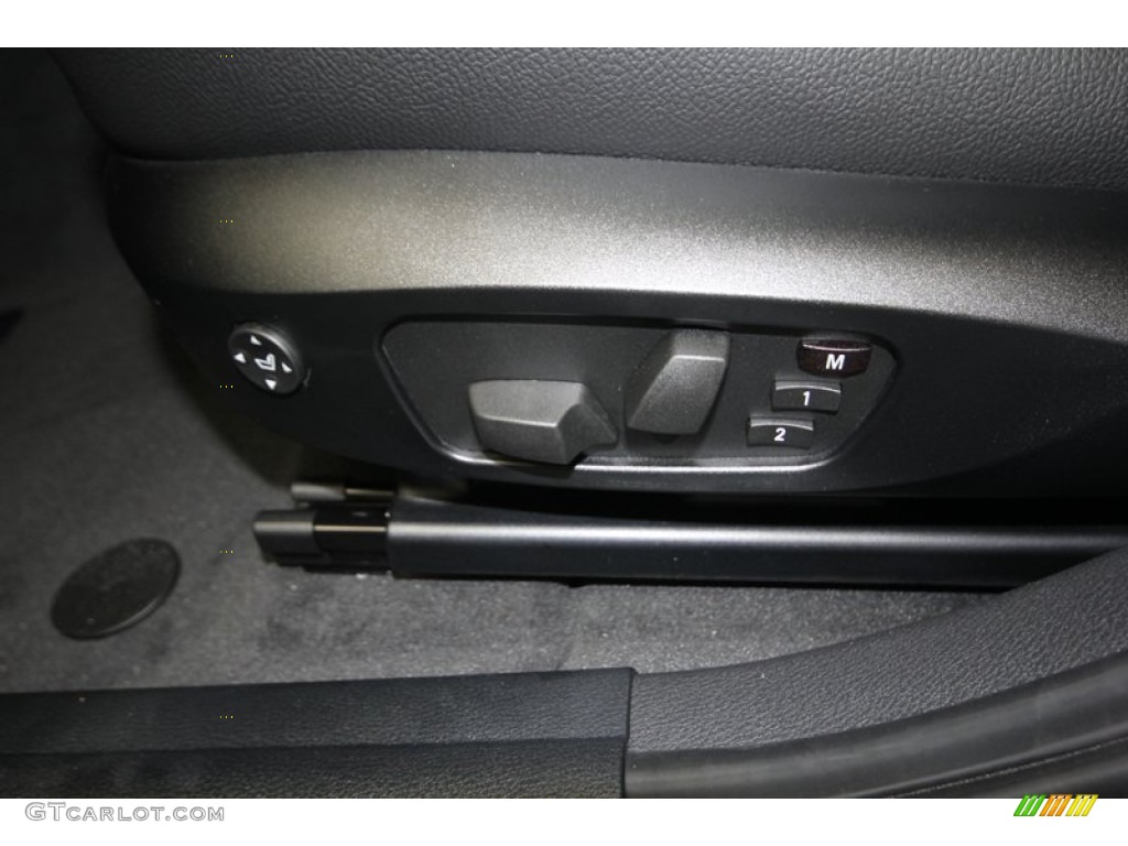 2014 BMW X1 xDrive35i Controls Photo #83999475