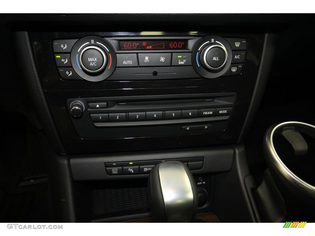 2014 BMW X1 xDrive35i Controls Photo #83999580