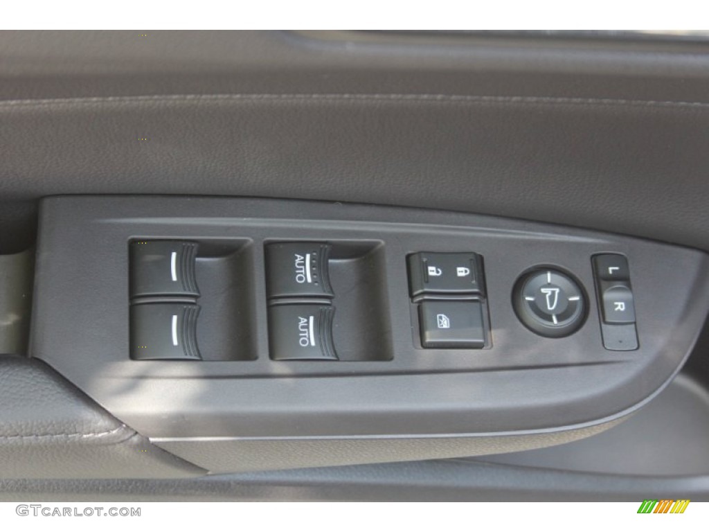 2014 Acura ILX 2.0L Premium Controls Photo #84003000