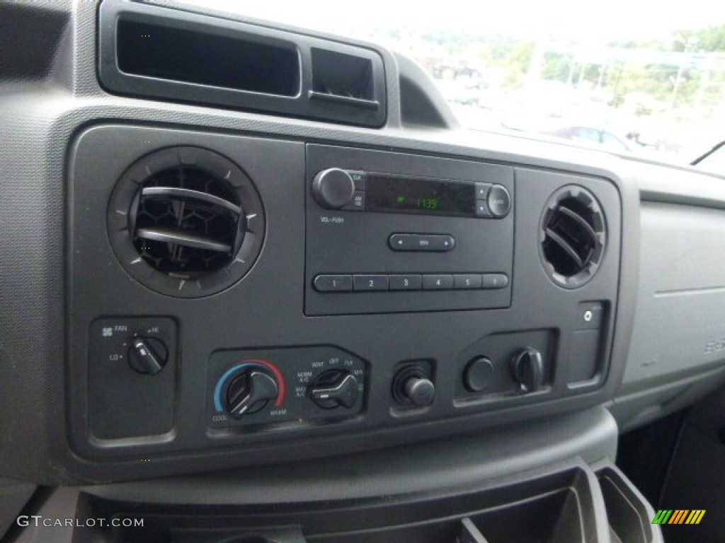 2012 Ford E Series Cutaway E350 Moving Truck Controls Photo #84006120