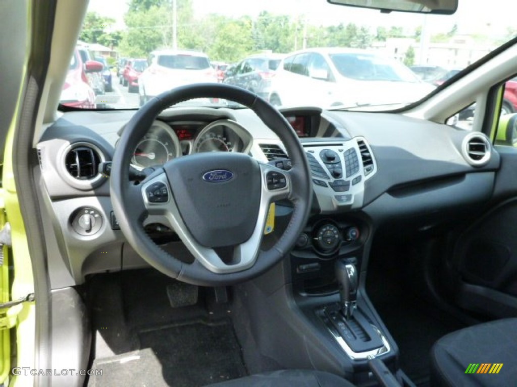 2013 Ford Fiesta SE Sedan Charcoal Black Dashboard Photo #84007440