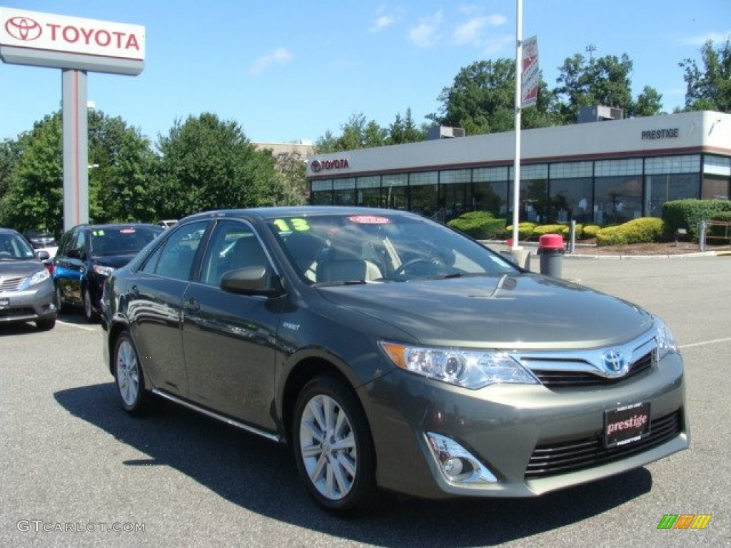 2013 Camry Hybrid XLE - Cypress Green Metallic / Ivory photo #1