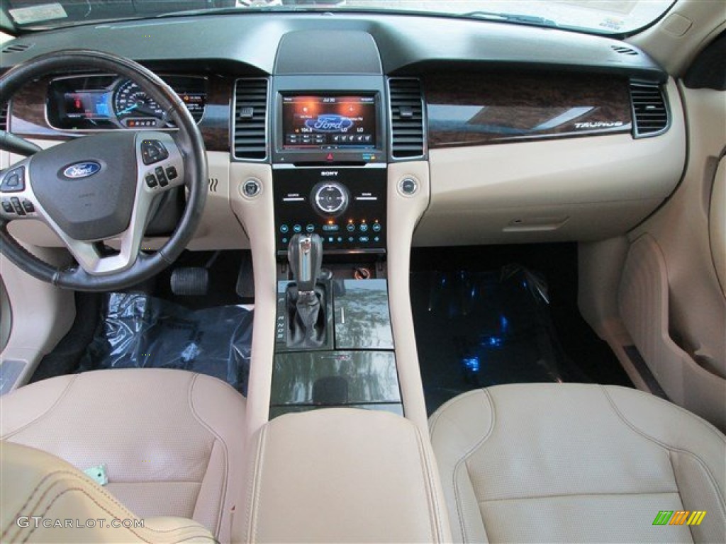 2013 Ford Taurus Limited AWD Dashboard Photos