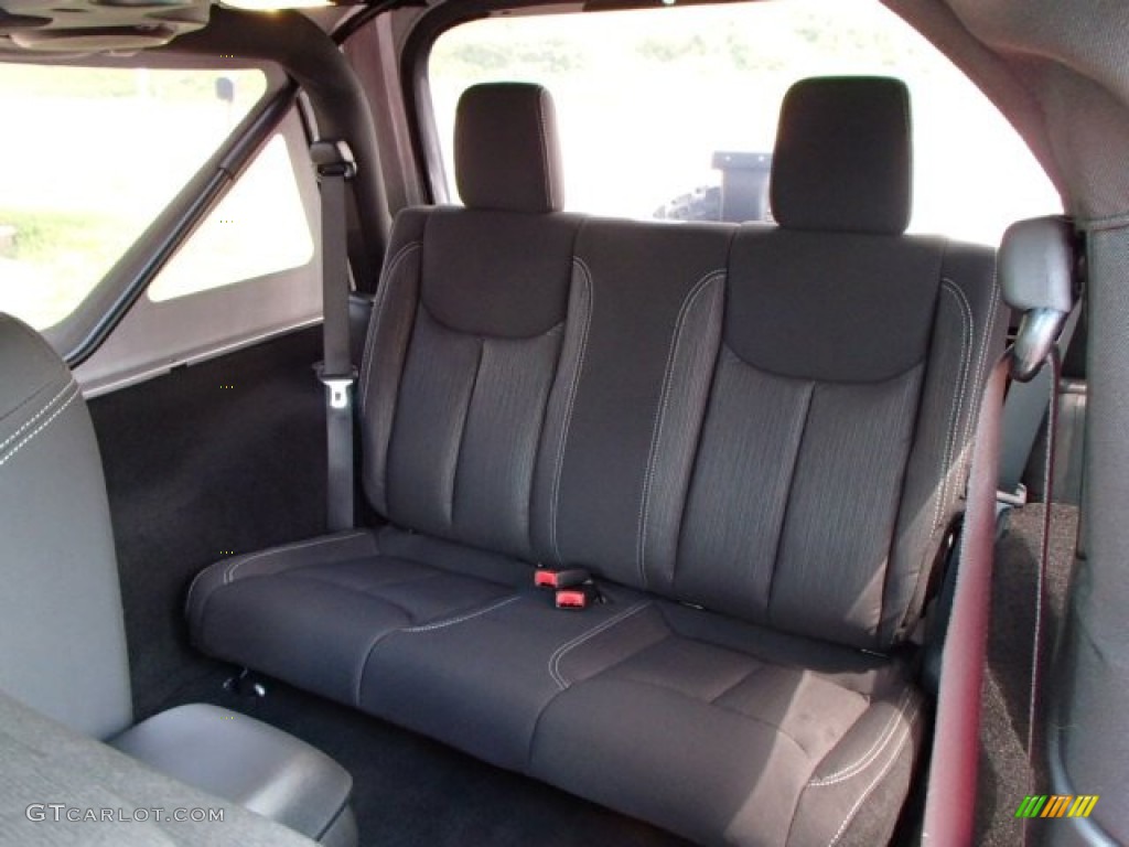 2014 Jeep Wrangler Rubicon 4x4 Rear Seat Photo #84011715
