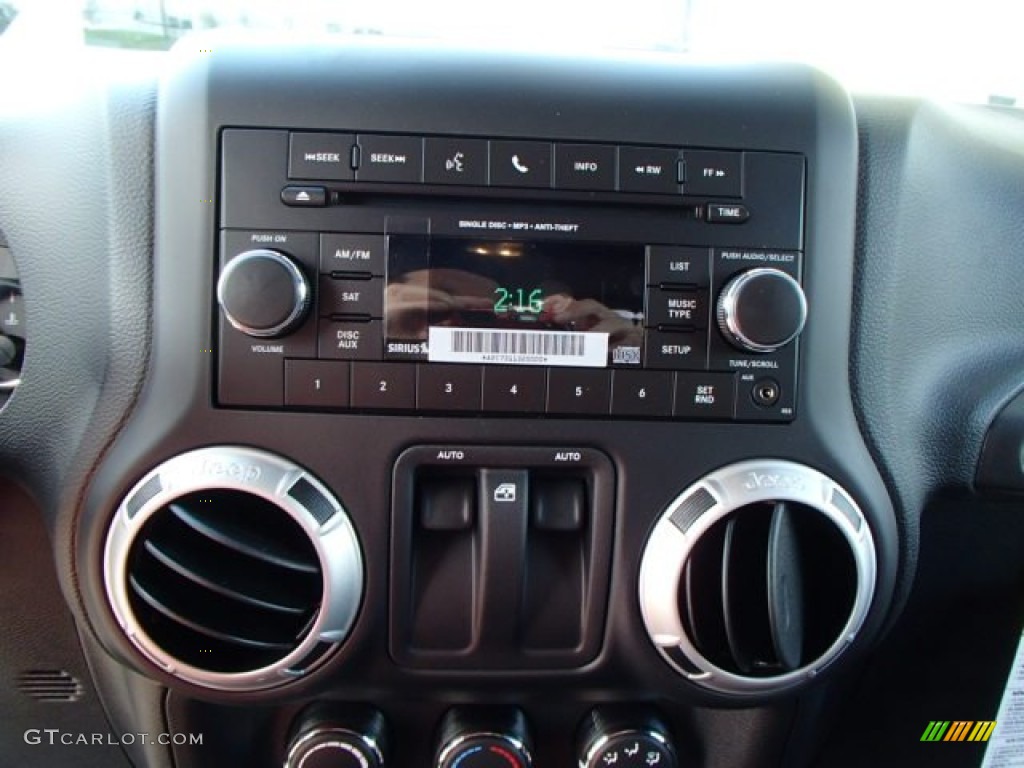 2014 Jeep Wrangler Rubicon 4x4 Controls Photo #84011757