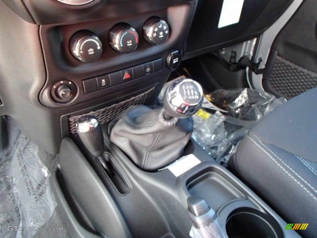 2014 Jeep Wrangler Rubicon 4x4 6 Speed Manual Transmission Photo #84011826