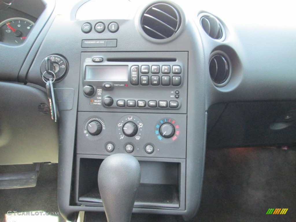 2008 Pontiac Grand Prix Sedan Controls Photos