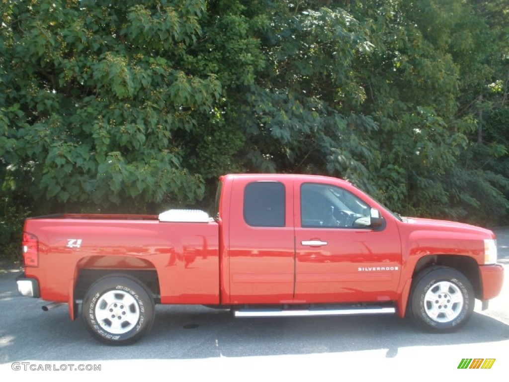 2009 Silverado 1500 LT Extended Cab 4x4 - Victory Red / Ebony photo #2