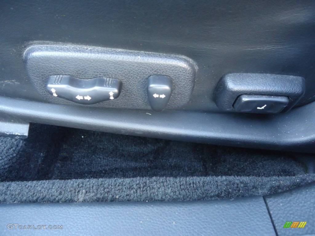 2004 Maxima 3.5 SL - Red Opulence / Black photo #19