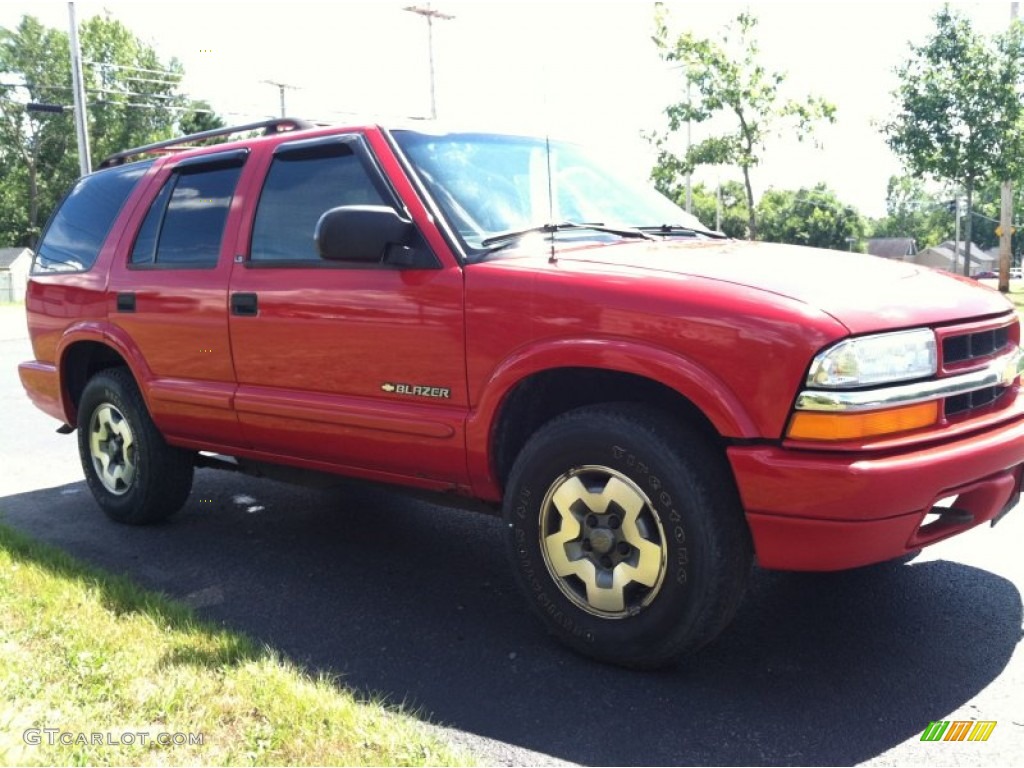 2002 Blazer LS 4x4 - Victory Red / Graphite photo #4