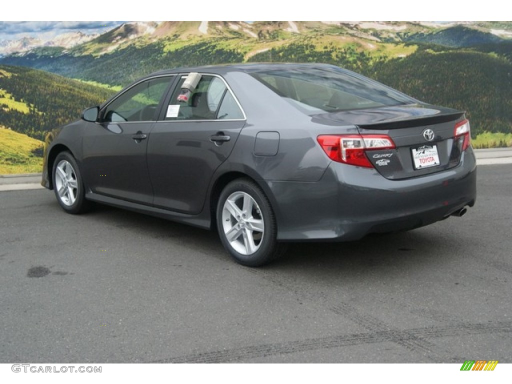 2013 Camry SE - Magnetic Gray Metallic / Black photo #2