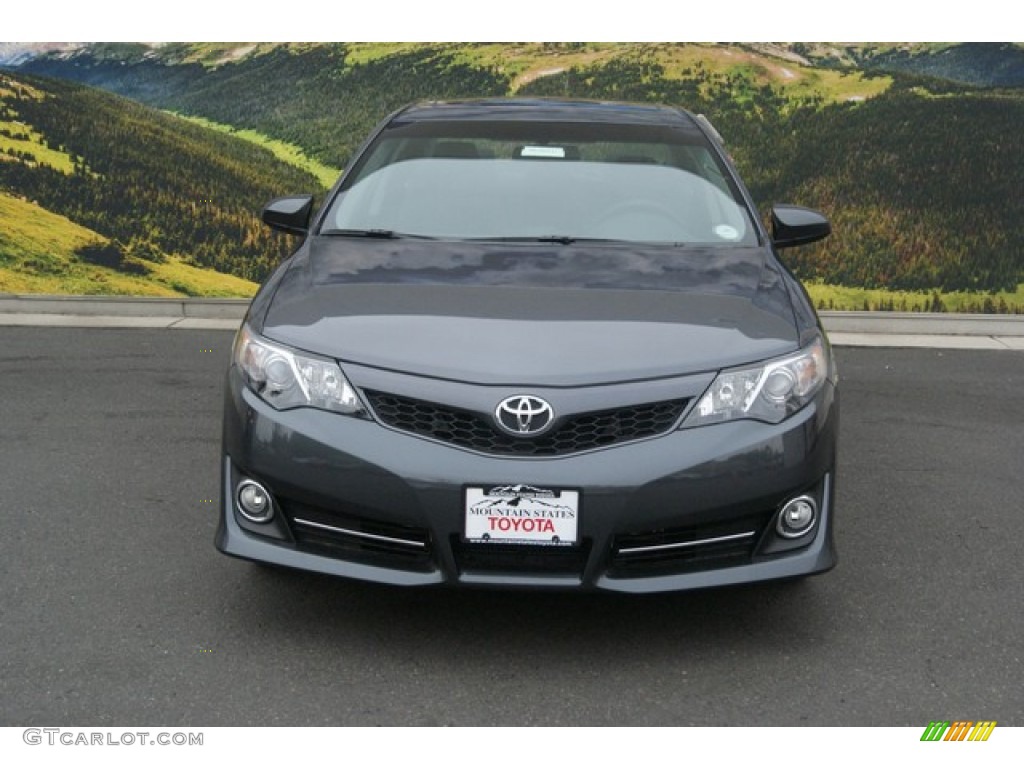 2013 Camry SE - Magnetic Gray Metallic / Black photo #3