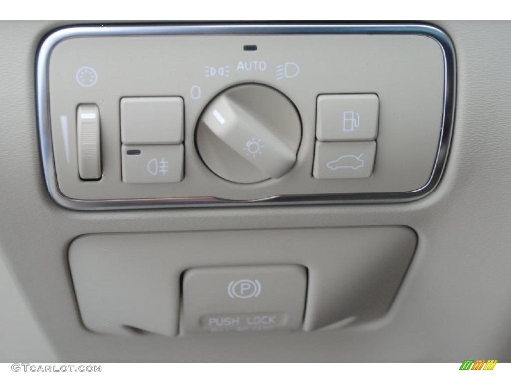 2014 Volvo S60 T5 Controls Photo #84028242