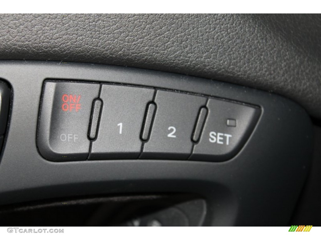 2010 Audi A5 2.0T quattro Coupe Controls Photo #84030939