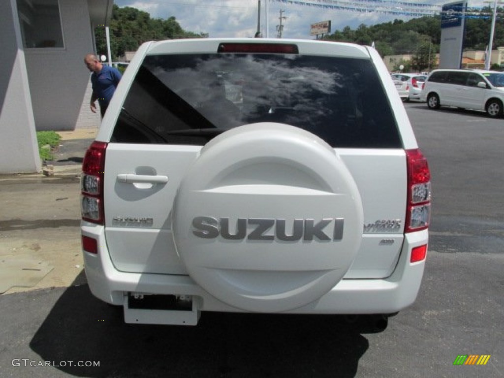 2010 Grand Vitara Premium 4x4 - White Water Pearl / Beige photo #8