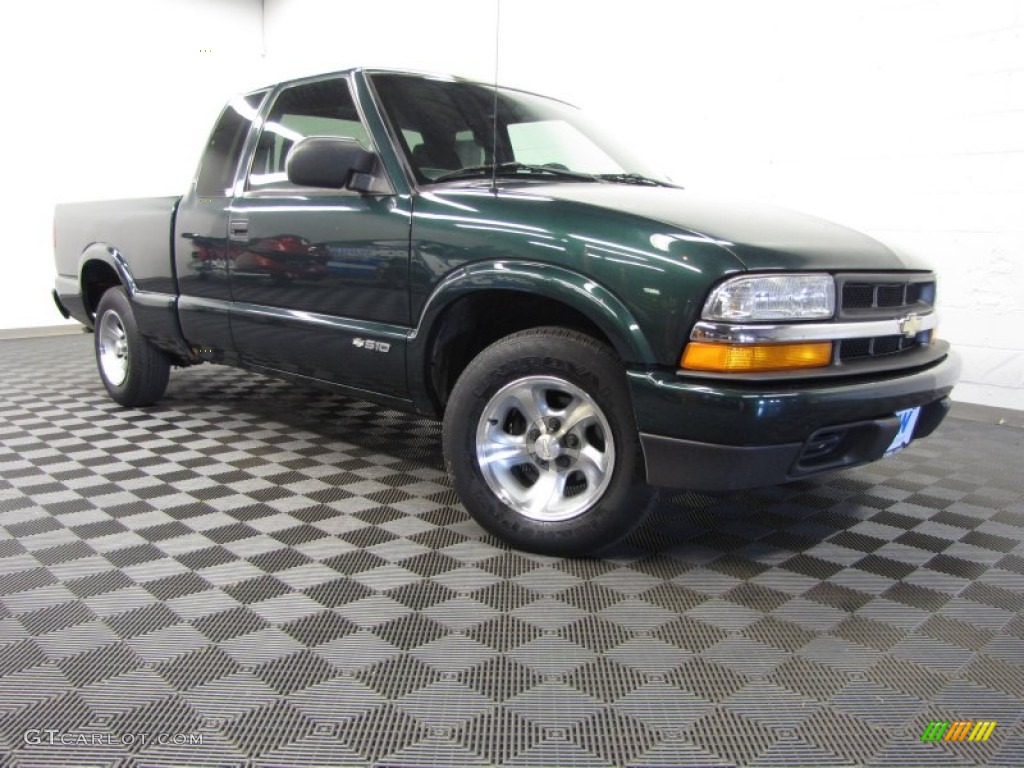 2002 S10 LS Extended Cab - Forest Green Metallic / Graphite photo #1