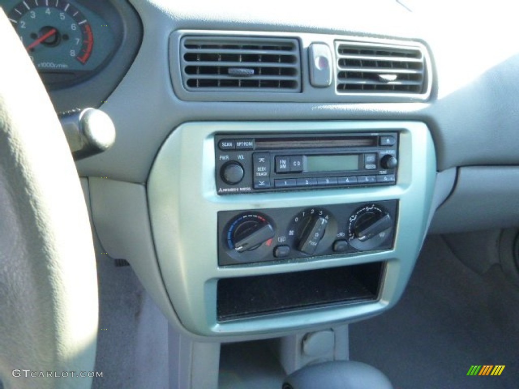 2003 Galant ES - Ultra Red Pearl / Gray photo #13