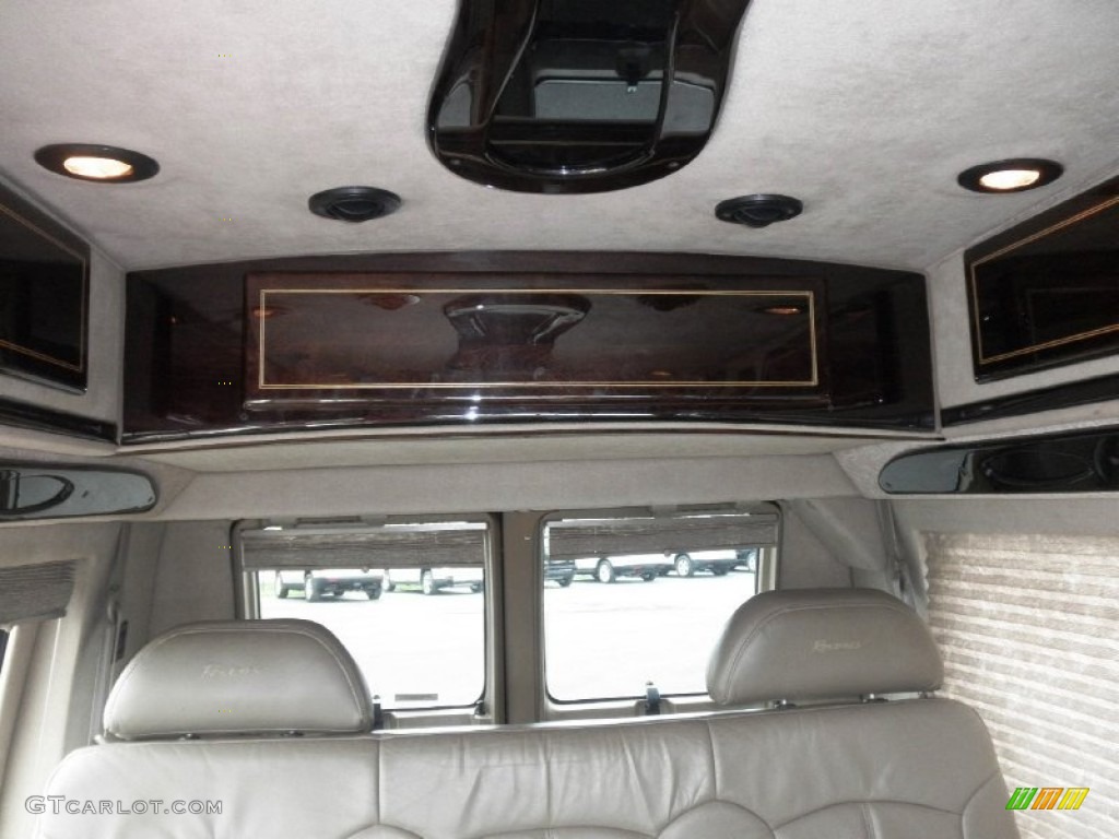 2003 Ram Van 1500 Passenger Conversion - Bright White / Sandstone photo #28