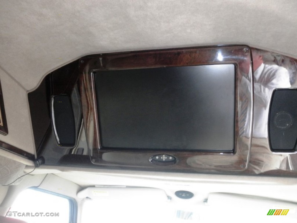 2003 Ram Van 1500 Passenger Conversion - Bright White / Sandstone photo #29