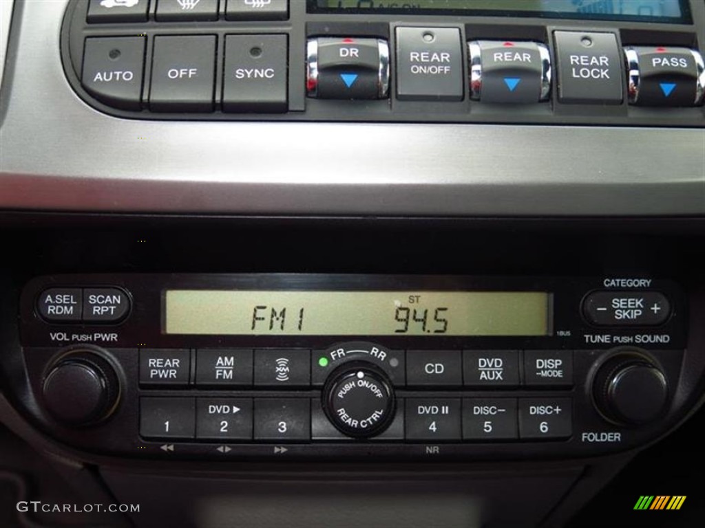 2010 Honda Odyssey EX-L Audio System Photos
