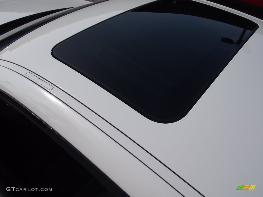 2011 3 Series 335i Coupe - Alpine White / Black photo #12