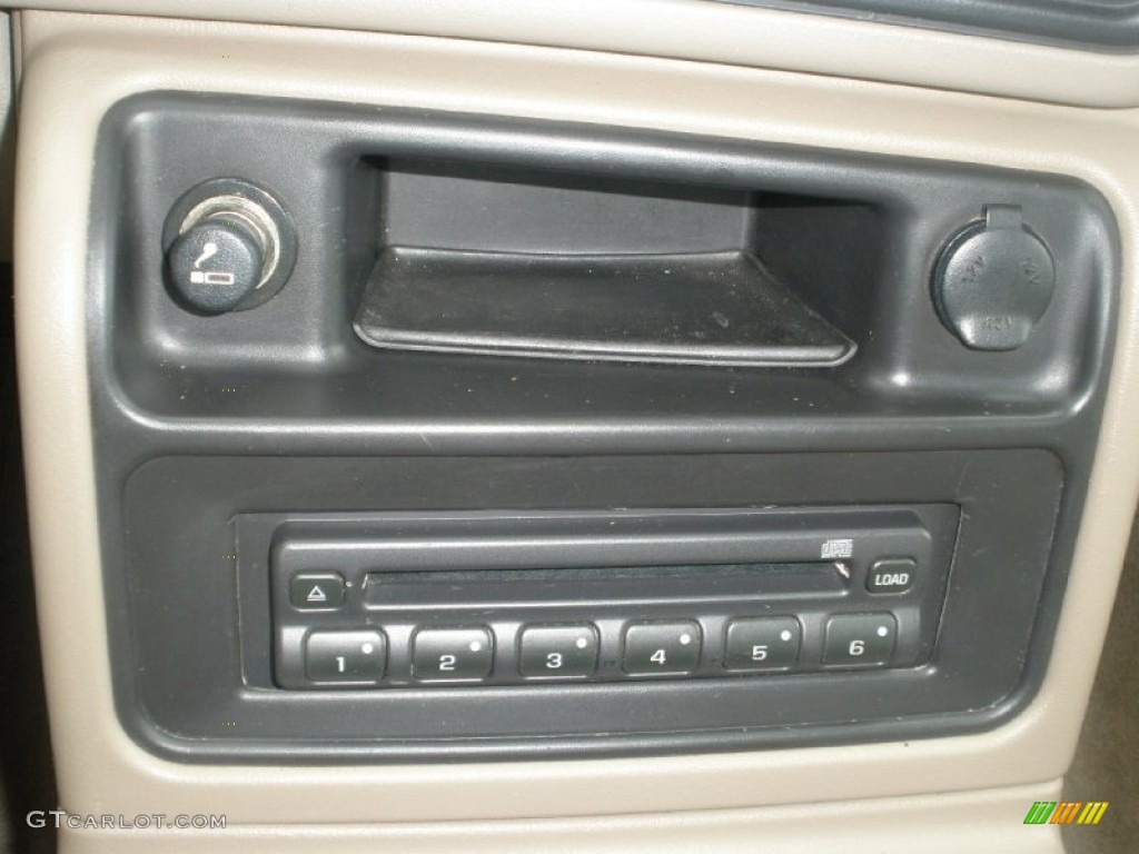 2004 Suburban 1500 LT - Sport Red Metallic / Tan/Neutral photo #29