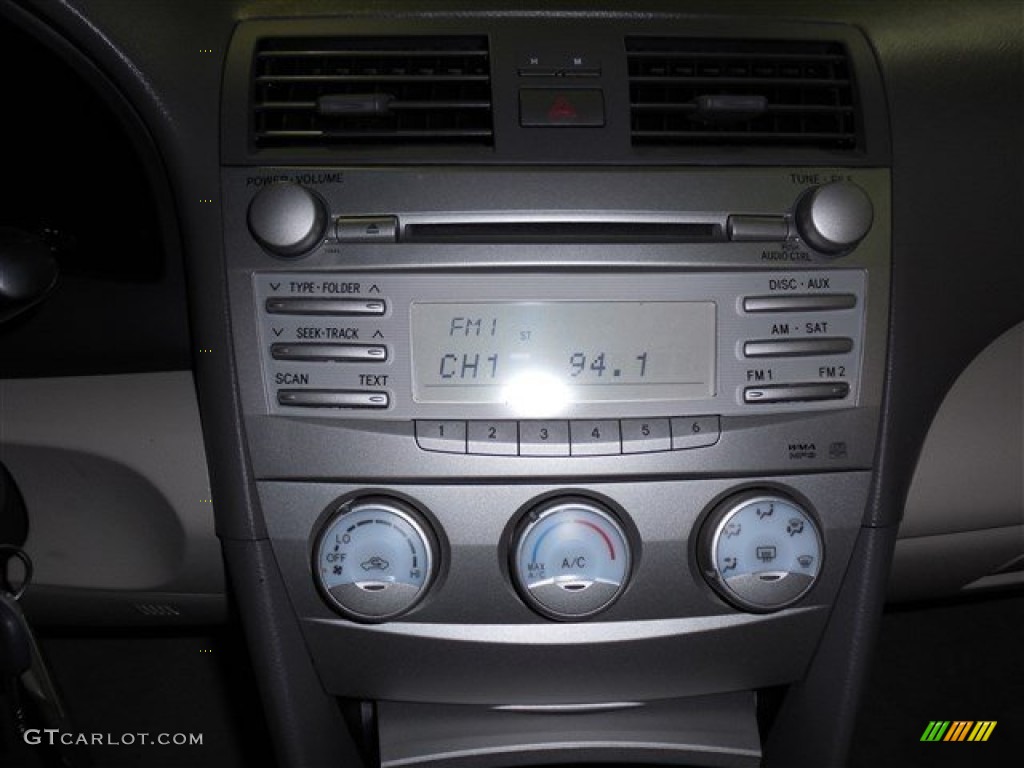 2011 Camry  - Super White / Bisque photo #14