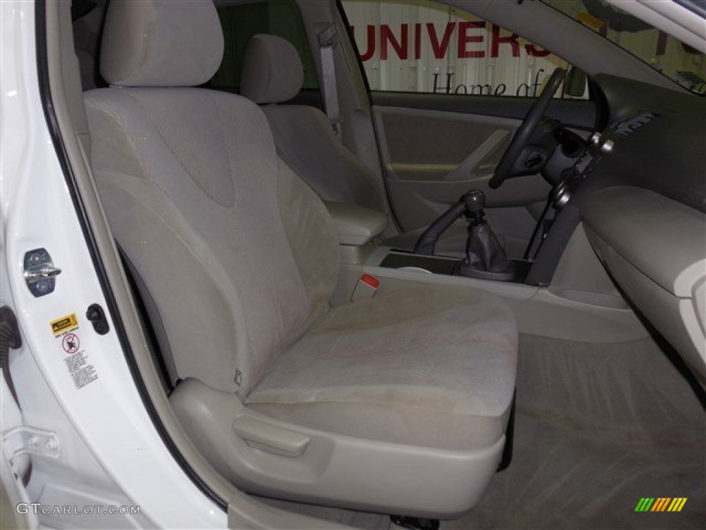 2011 Camry  - Super White / Bisque photo #18