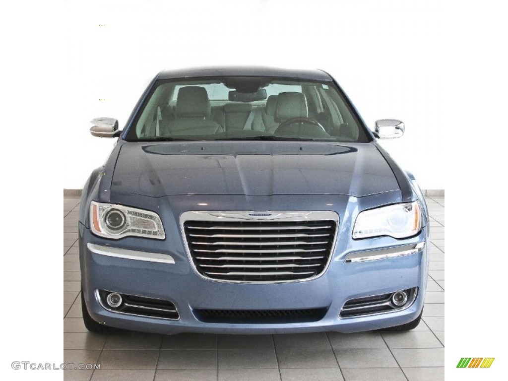 Sapphire Crystal Metallic 2011 Chrysler 300 C Hemi Exterior Photo #84049670