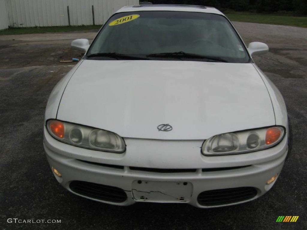 White Diamond 2001 Oldsmobile Aurora 4.0 Exterior Photo #84053387
