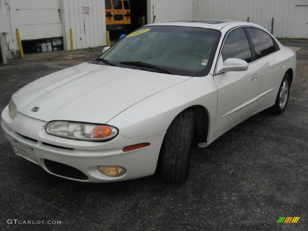 White Diamond 2001 Oldsmobile Aurora 4.0 Exterior Photo #84053456