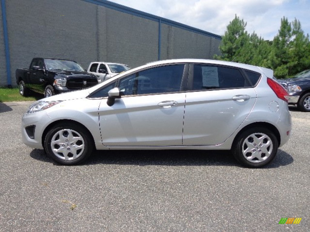 Ingot Silver Metallic 2012 Ford Fiesta SE Hatchback Exterior Photo #84053882