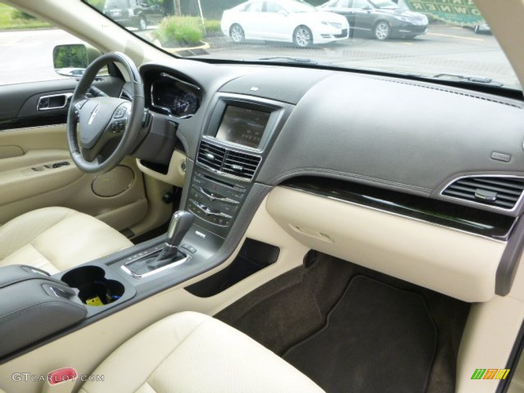 2013 Lincoln MKT EcoBoost AWD Light Dune Dashboard Photo #84056141