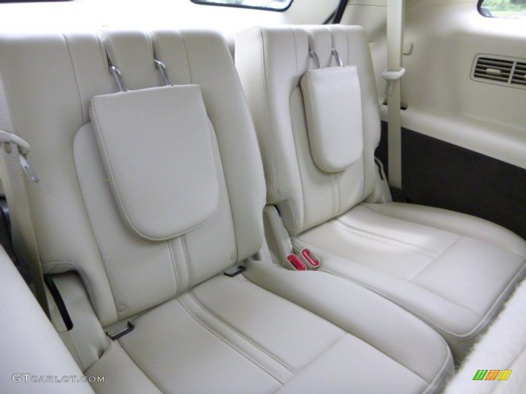 2013 Lincoln MKT EcoBoost AWD Rear Seat Photo #84056207