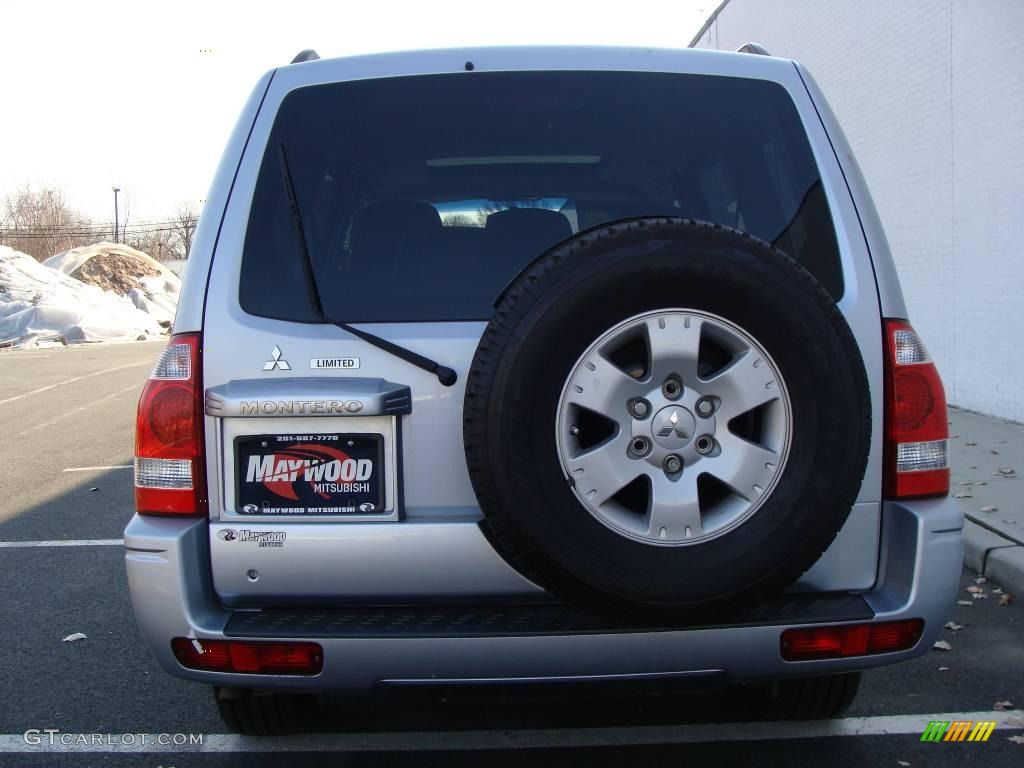 2004 Montero Limited 4x4 - Cool Silver Metallic / Charcoal photo #5