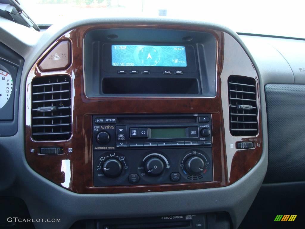 2004 Montero Limited 4x4 - Cool Silver Metallic / Charcoal photo #12