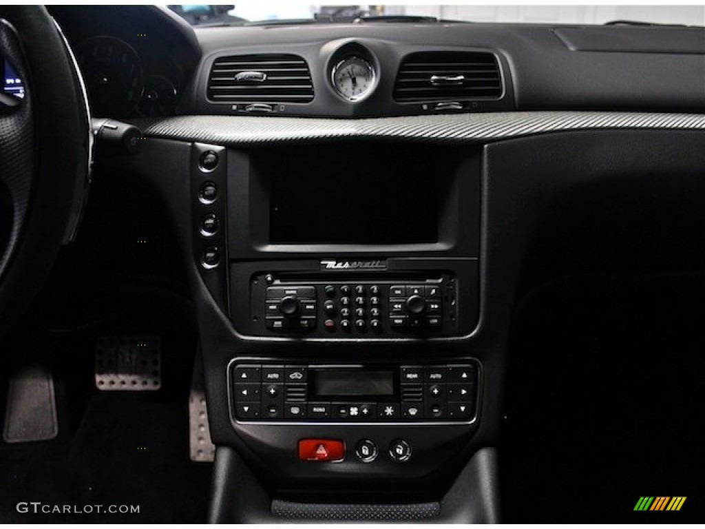 2009 Maserati GranTurismo S Controls Photo #84065435